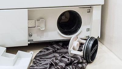 Comment nettoyer le filtre de vidange d'un lave-linge ? 