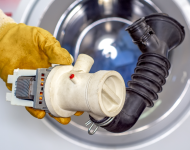 Comment changer la pompe de vidange d'un lave-linge ?